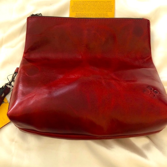 Patricia Nash Valerie Distressed Vintage Berry Red Leather Wristlet NWT & Card - Picture 8 of 12